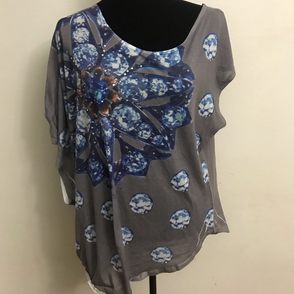 Women’s 18/20 Seven off shoulder top